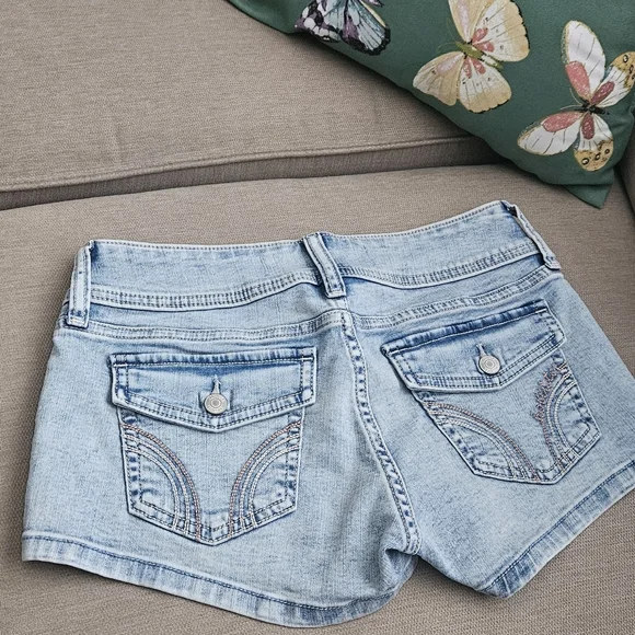 Hollister Shortie Short Ultra Low Rise Tight Fit Women's Light Blue Denim Shorts - Picture 6 of 11